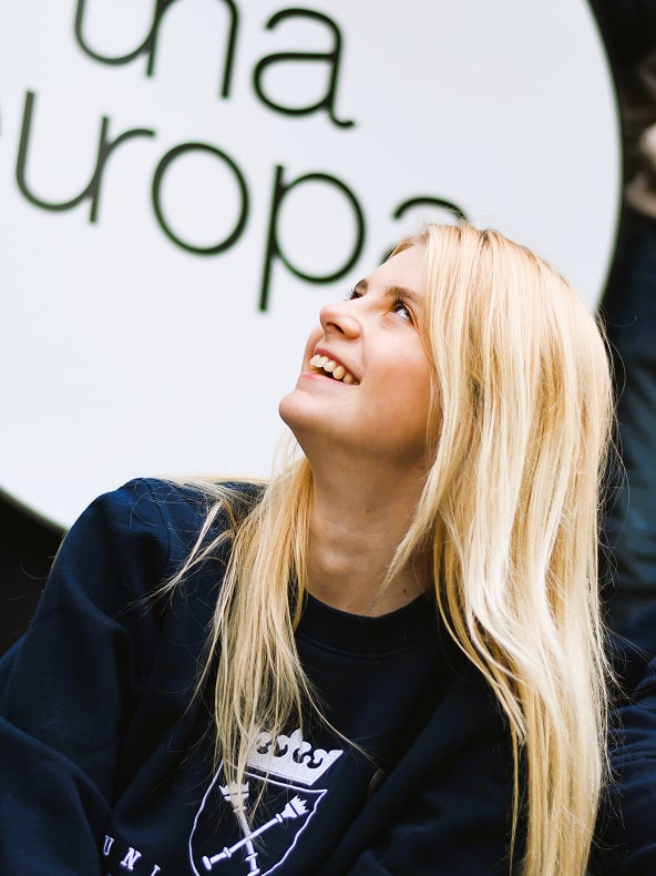 Una Europa student